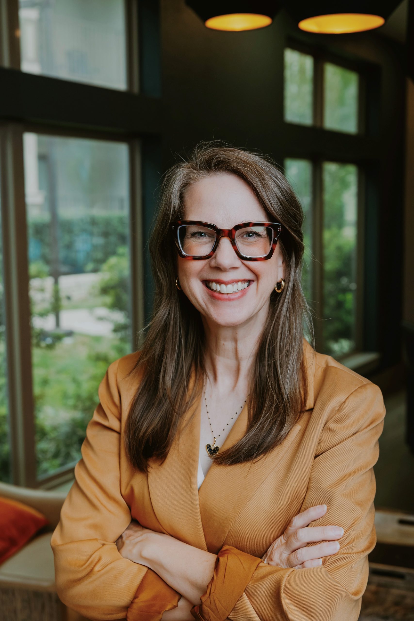 LESLEY HEADSHOT NEW scaled